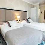 شقة فندقية Antonina 4*