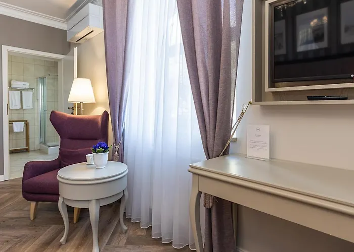 Antonina Aparthotel 4*